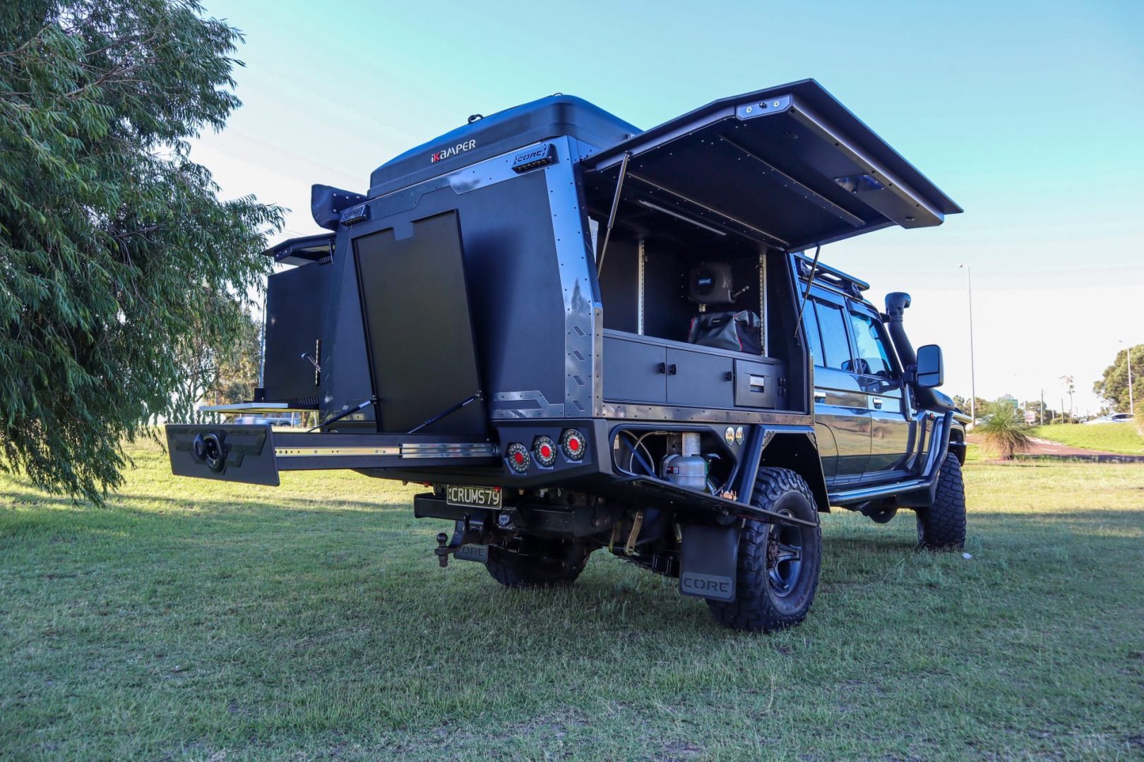 You are currently viewing Toyota Landcruiser 79 Series Dual Cab – With the kitchen sink!